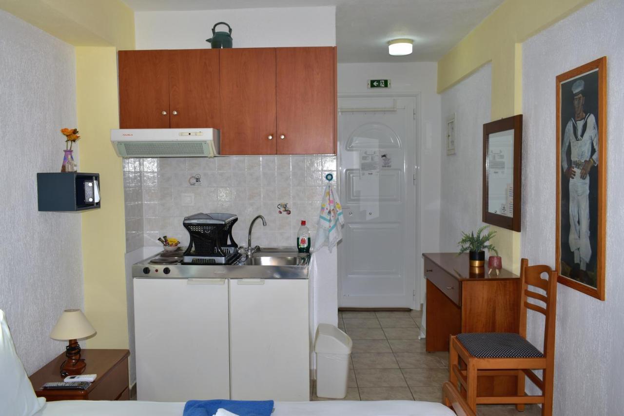 Pansion Pandora Apartment Skiathos Town Exterior photo