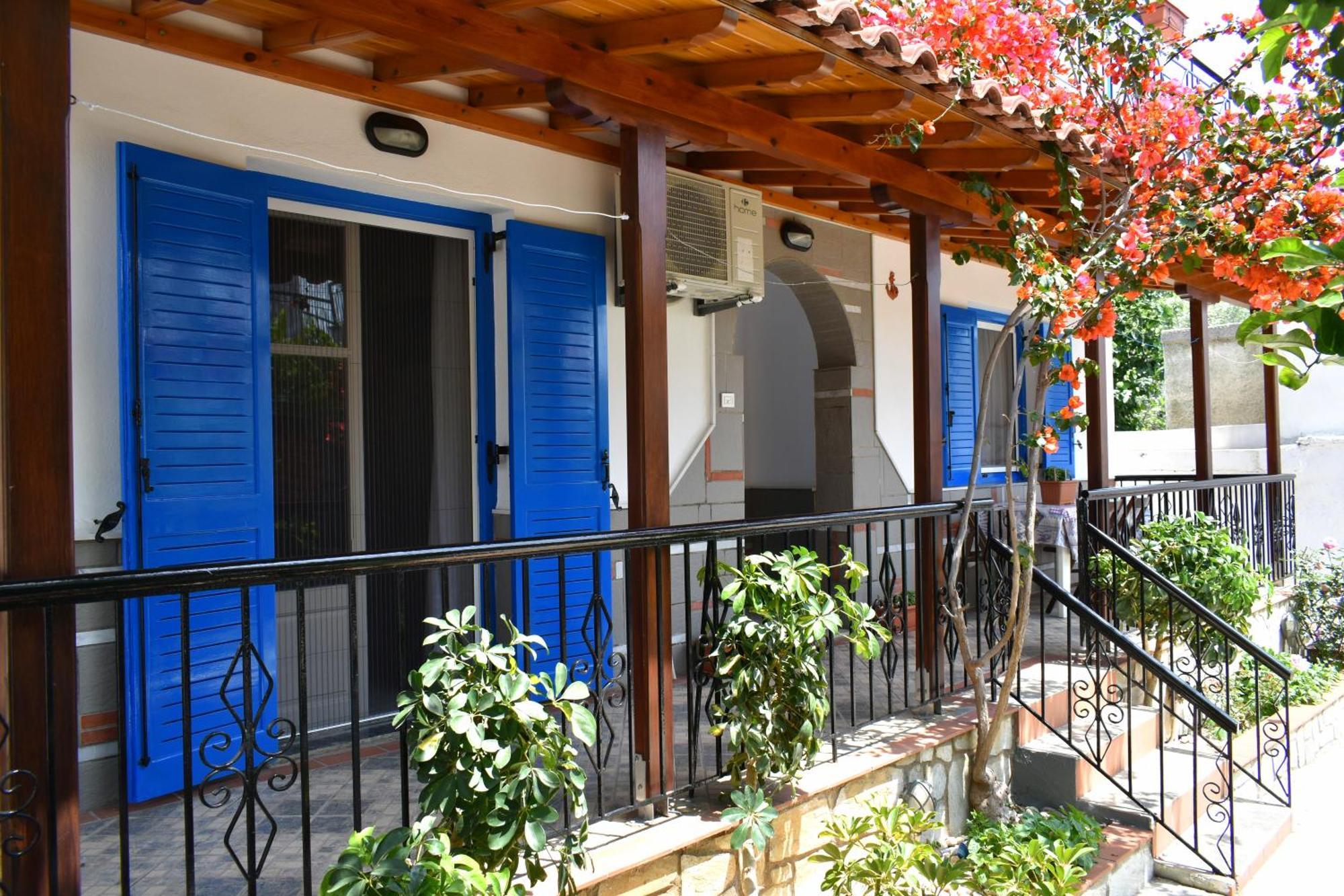 Pansion Pandora Apartment Skiathos Town Exterior photo